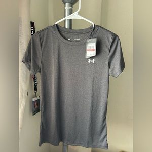 NWT Under Armour DriFit Tee (Grey)